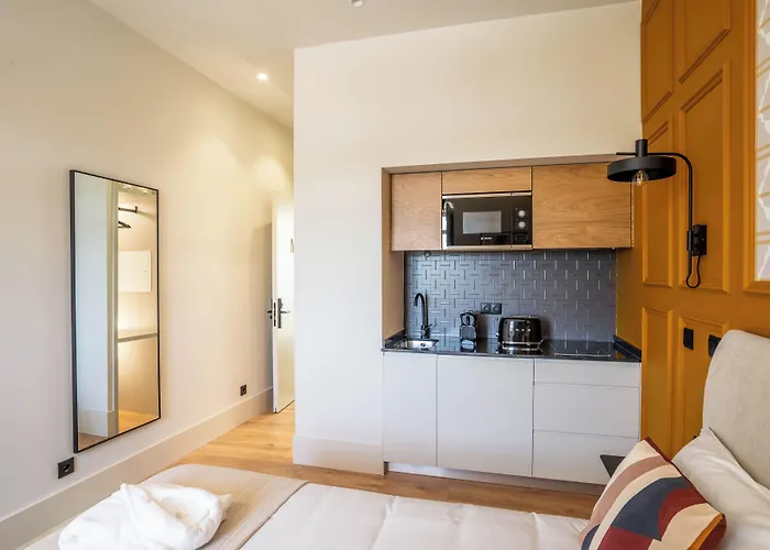 招待所 Gigantones